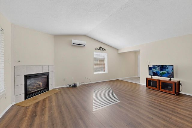 5609 MESA RIDGE Road NW, Albuquerque, NM 87114