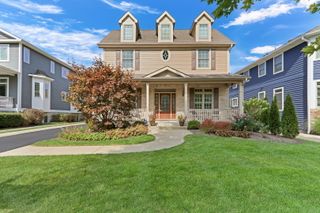 700 E Sunnyside Avenue, Libertyville, IL 60048