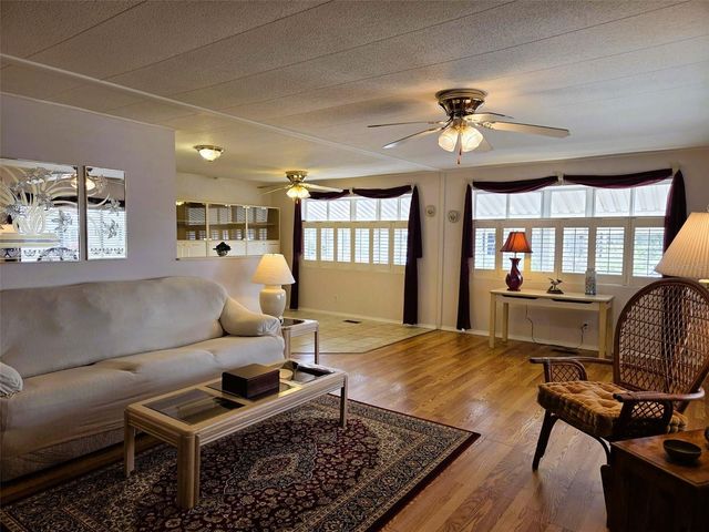 302 OAKWOOD BOULEVARD W, Sarasota, FL 34237