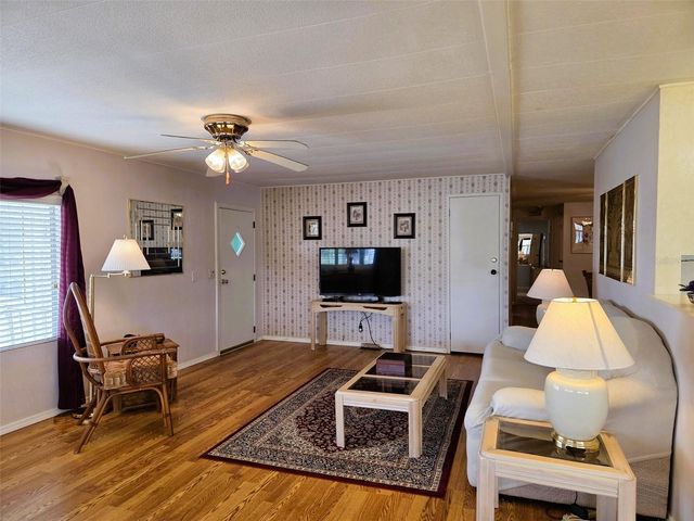 302 OAKWOOD BOULEVARD W, Sarasota, FL 34237