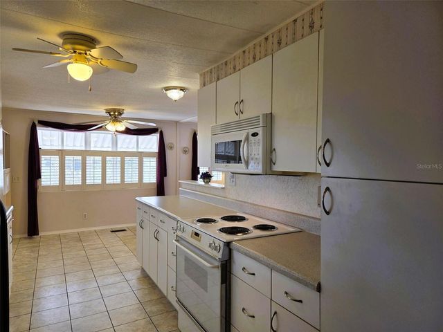 302 OAKWOOD BOULEVARD W, Sarasota, FL 34237
