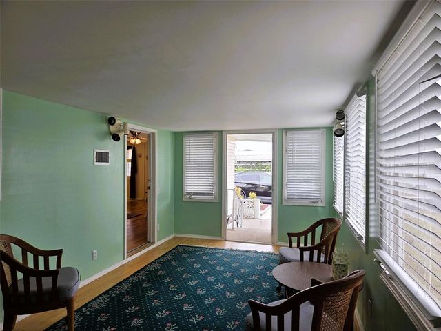 302 OAKWOOD BOULEVARD W, Sarasota, FL 34237