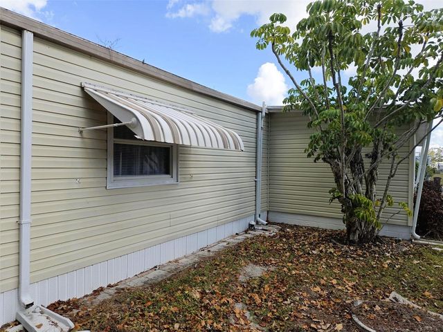 302 OAKWOOD BOULEVARD W, Sarasota, FL 34237