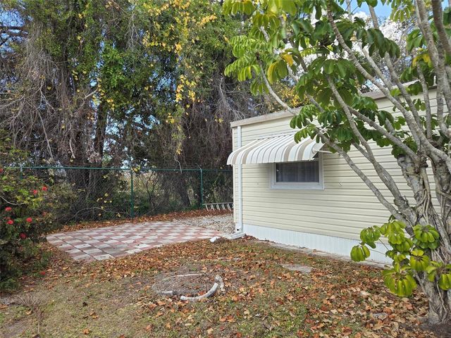 302 OAKWOOD BOULEVARD W, Sarasota, FL 34237