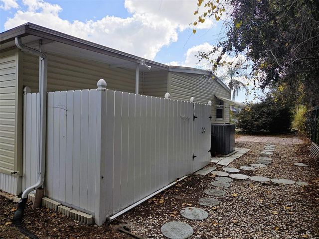 302 OAKWOOD BOULEVARD W, Sarasota, FL 34237