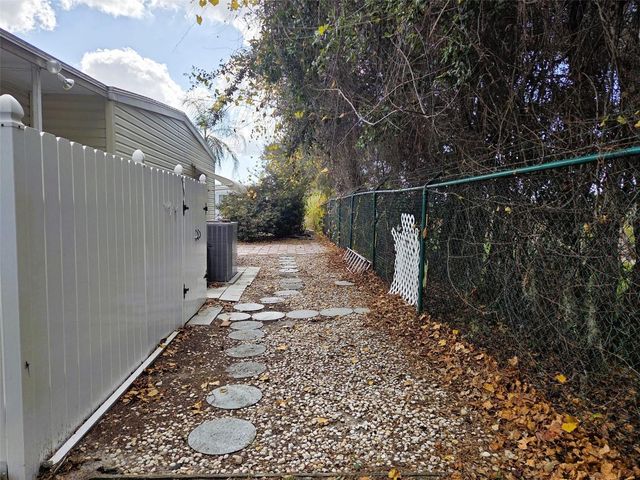 302 OAKWOOD BOULEVARD W, Sarasota, FL 34237