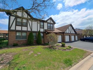216 Stoneybrook Lane 2C, Bloomingdale, IL 60108