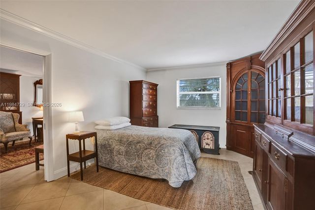 3940 NW 42nd Ave 320, Lauderdale Lakes, FL 33319