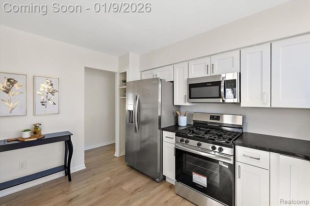 9848 Milburn Street, Livonia, MI 48150