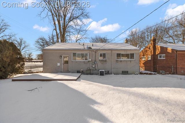 9848 Milburn Street, Livonia, MI 48150