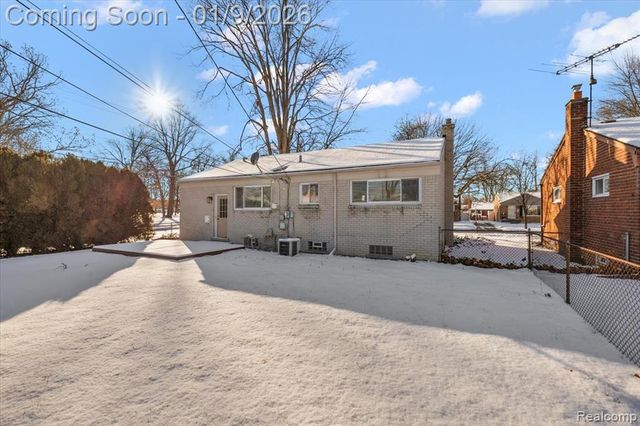 9848 Milburn Street, Livonia, MI 48150