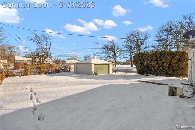 9848 Milburn Street, Livonia, MI 48150