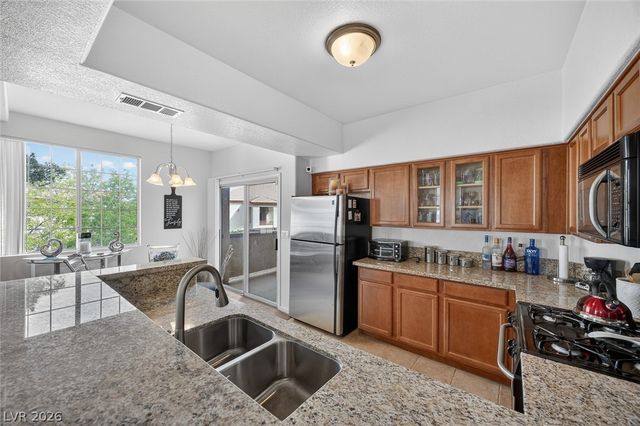 10245 King Henry Avenue 102, Las Vegas, NV 89144