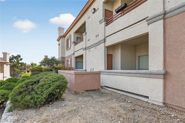 10245 King Henry Avenue 102, Las Vegas, NV 89144
