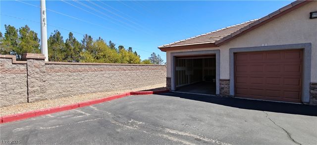 10245 King Henry Avenue 102, Las Vegas, NV 89144