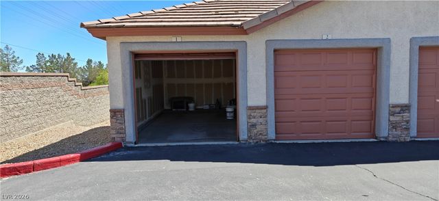 10245 King Henry Avenue 102, Las Vegas, NV 89144