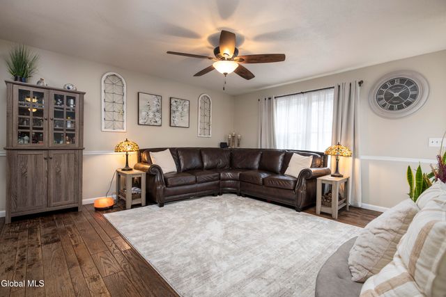 12 Pinewood Hollow Road, Queensbury, NY 12804