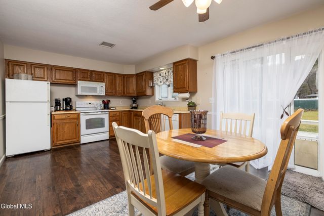 12 Pinewood Hollow Road, Queensbury, NY 12804