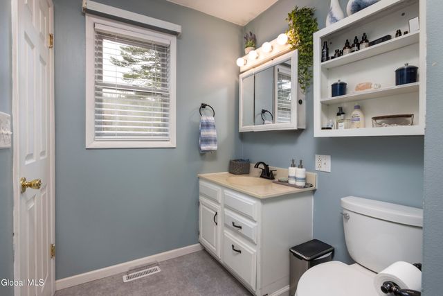 12 Pinewood Hollow Road, Queensbury, NY 12804