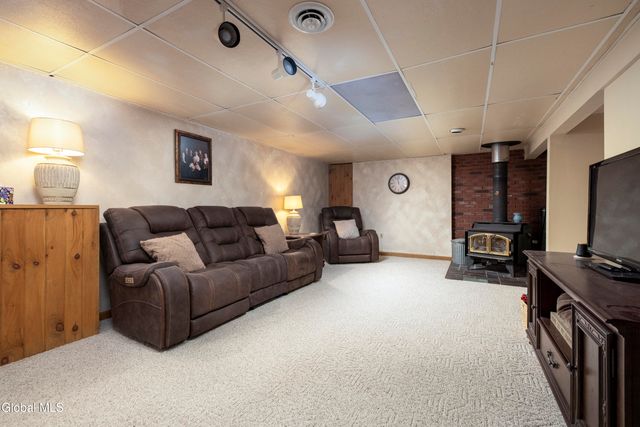 12 Pinewood Hollow Road, Queensbury, NY 12804