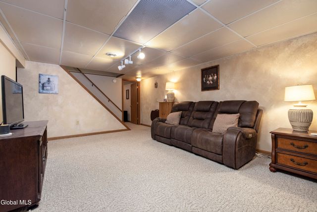 12 Pinewood Hollow Road, Queensbury, NY 12804