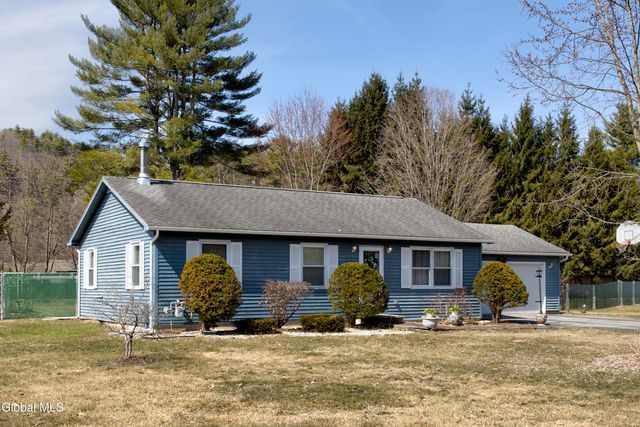 12 Pinewood Hollow Road, Queensbury, NY 12804