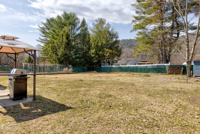 12 Pinewood Hollow Road, Queensbury, NY 12804