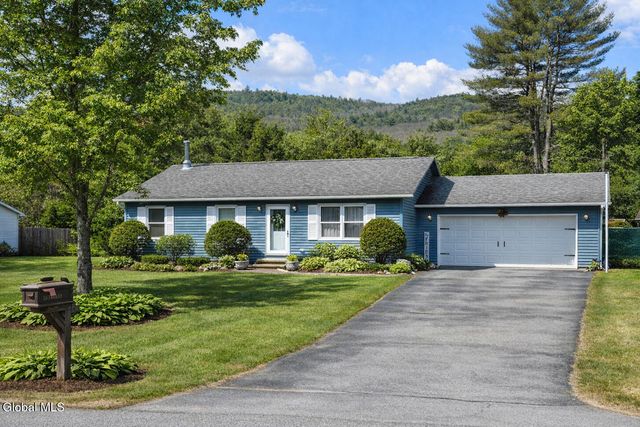 12 Pinewood Hollow Road, Queensbury, NY 12804