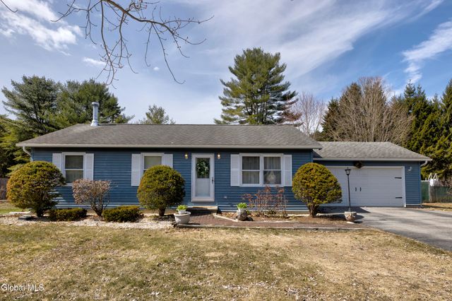 12 Pinewood Hollow Road, Queensbury, NY 12804