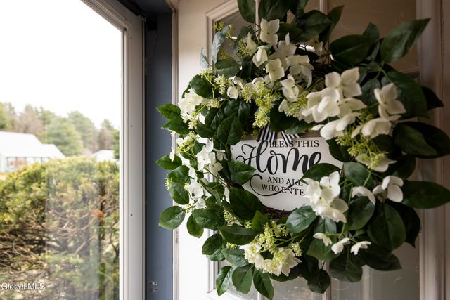 12 Pinewood Hollow Road, Queensbury, NY 12804