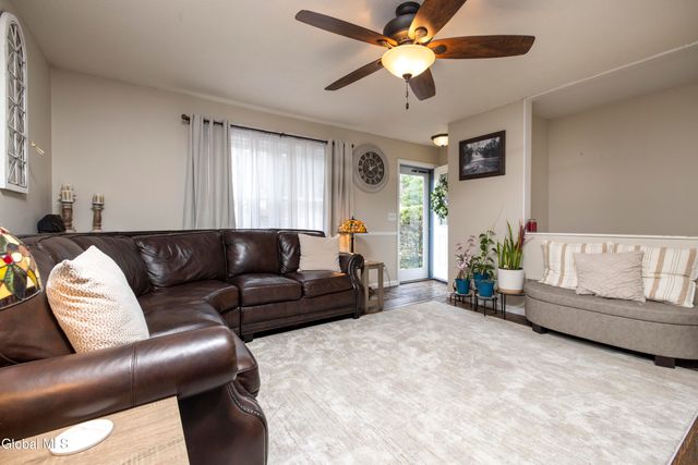 12 Pinewood Hollow Road, Queensbury, NY 12804