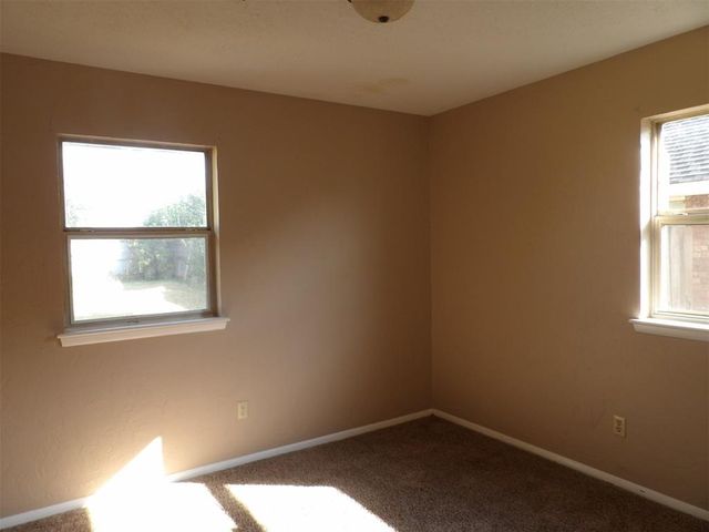 637 NW 21st Street, Moore, OK 73160