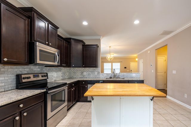 106 Scotland Drive, Summerville, SC 29483