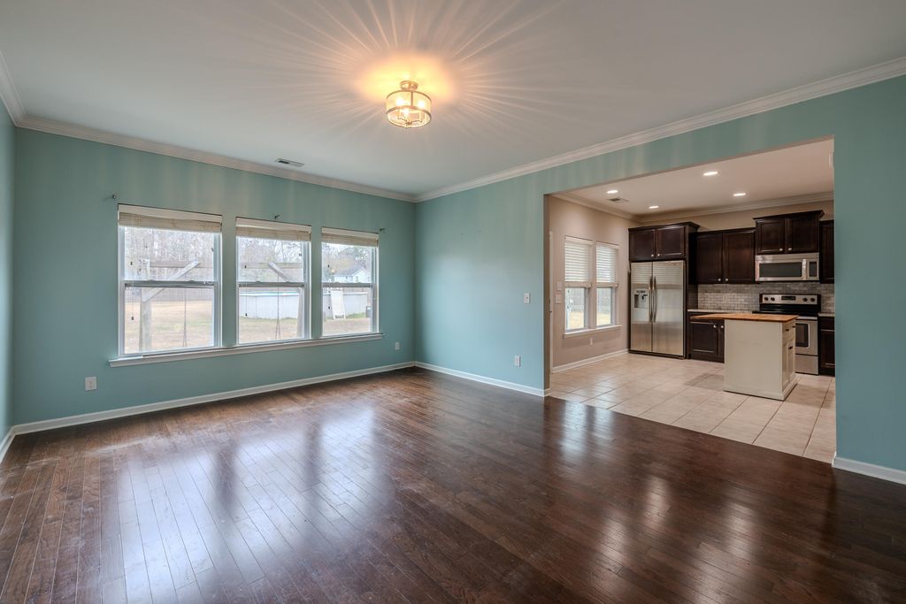 Image 21 of property listing at 106 Scotland Drive, Summerville, SC 29483