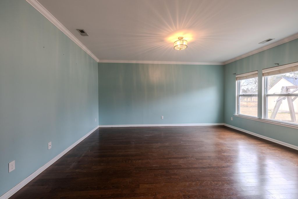 Image 23 of property listing at 106 Scotland Drive, Summerville, SC 29483