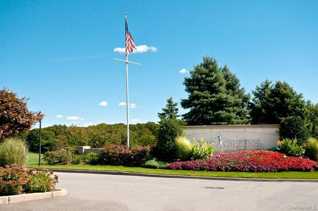 986 Madeira Boulevard, Melville, NY 11747