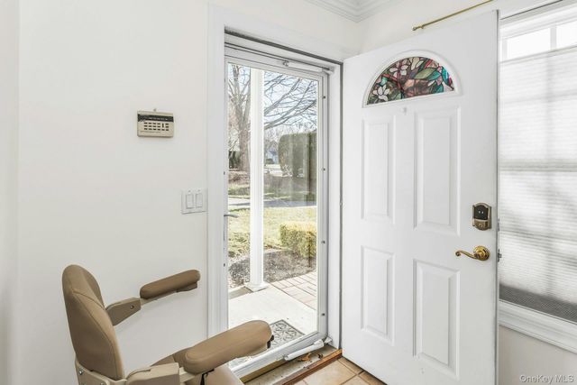 986 Madeira Boulevard, Melville, NY 11747