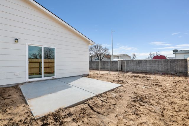 2451 W MacArthur Ct, Wichita, KS 67217