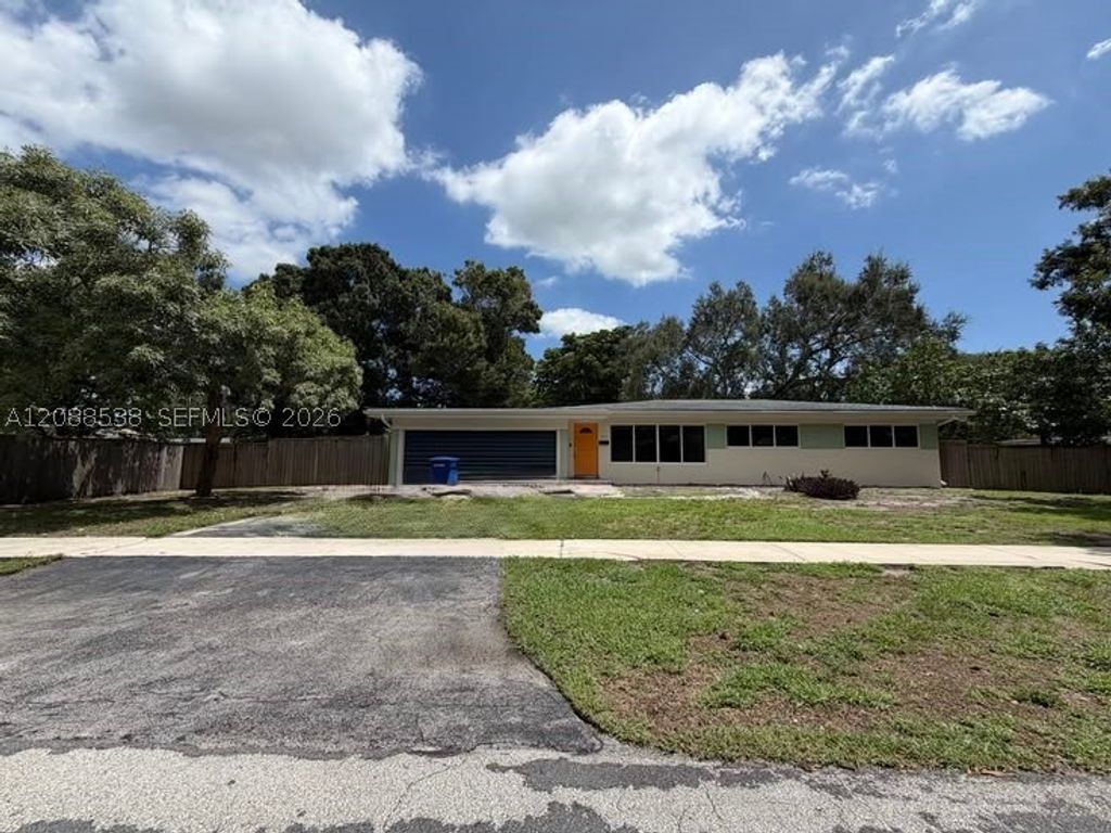 252 SW 61st Ave, Plantation, FL 33317