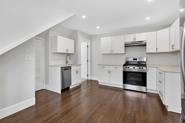 21 Dunlap St 3, Salem, MA 01970
