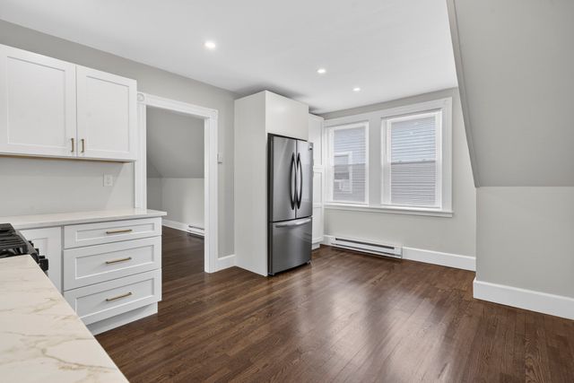 21 Dunlap St 3, Salem, MA 01970