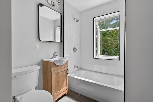 21 Dunlap St 3, Salem, MA 01970