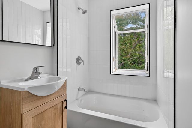 21 Dunlap St 3, Salem, MA 01970