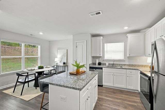 1003 Autumnwood Drive, Dickson, TN 37055