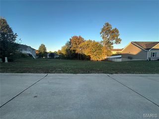 513 Oakbluff Court, Troy, MO 63379