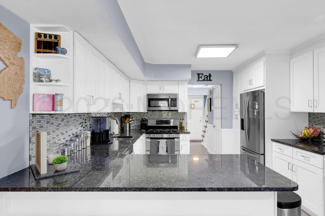 12 Yellowstone Lane, Howell, NJ 07731