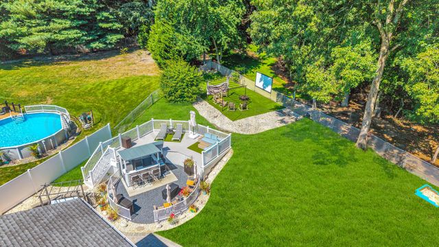 12 Yellowstone Lane, Howell, NJ 07731