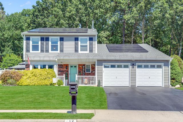 12 Yellowstone Lane, Howell, NJ 07731
