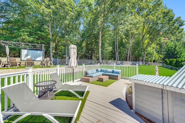 12 Yellowstone Lane, Howell, NJ 07731