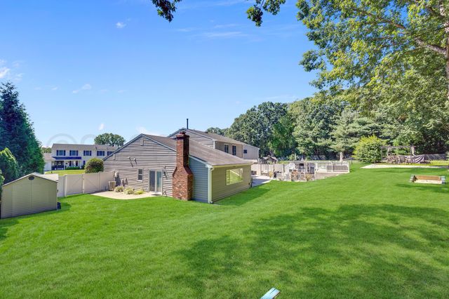12 Yellowstone Lane, Howell, NJ 07731
